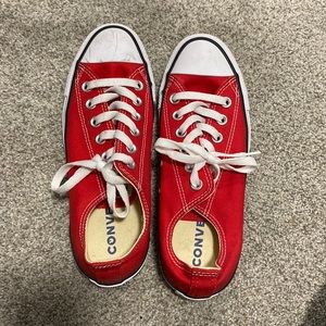 Red low top converse!